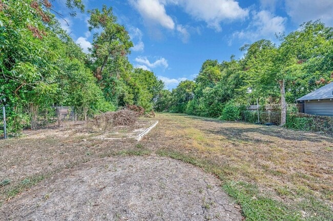 Building Photo - Charming 2BD 1BA Home in Waco - Available in April!
