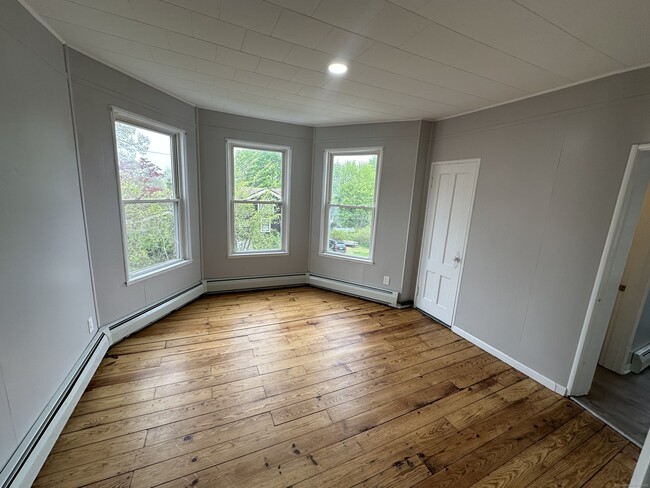 Building Photo - 224 Millville Ave