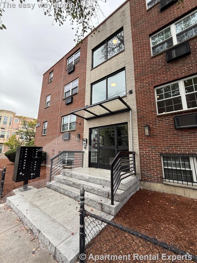 Building Photo - 132 Sherman St