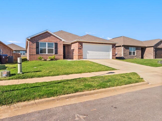 Building Photo - New 4-Bedroom Home for Rent with Granite C...