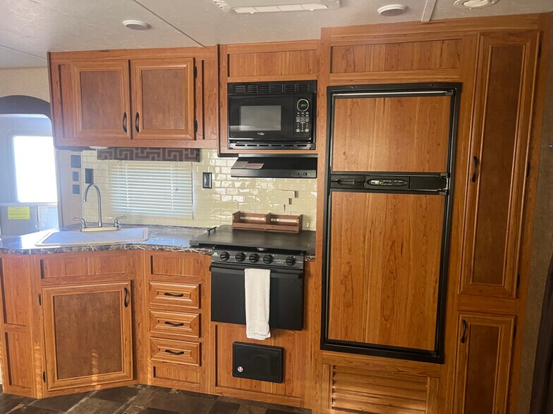 Building Photo - 4455 County Rd 127