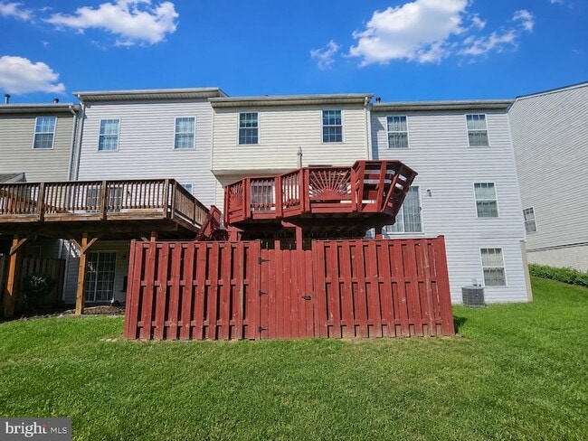 Building Photo - 3315 Hollow Ct