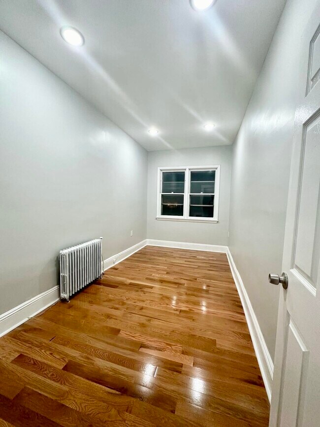 Building Photo - 469 Avenue A