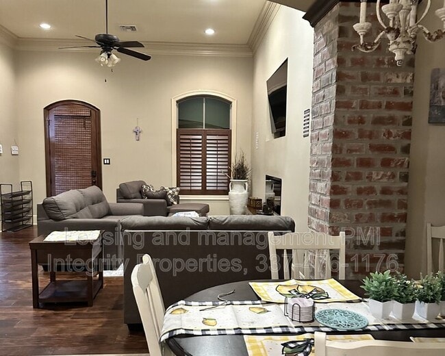 Building Photo - 330 Dunvegan Ct