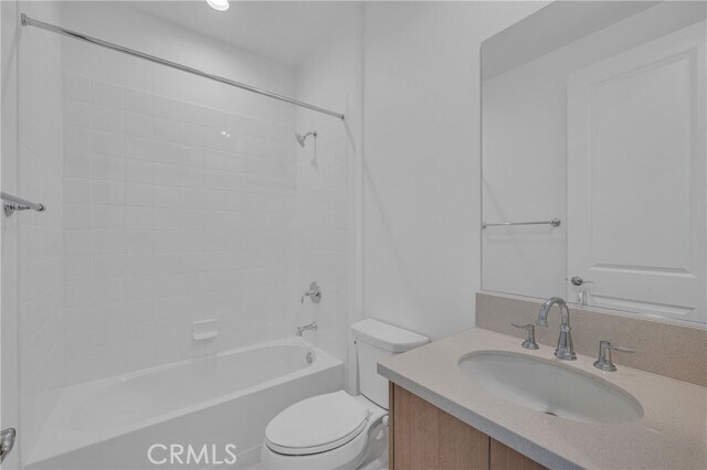 Building Photo - 27510 Elderberry Dr