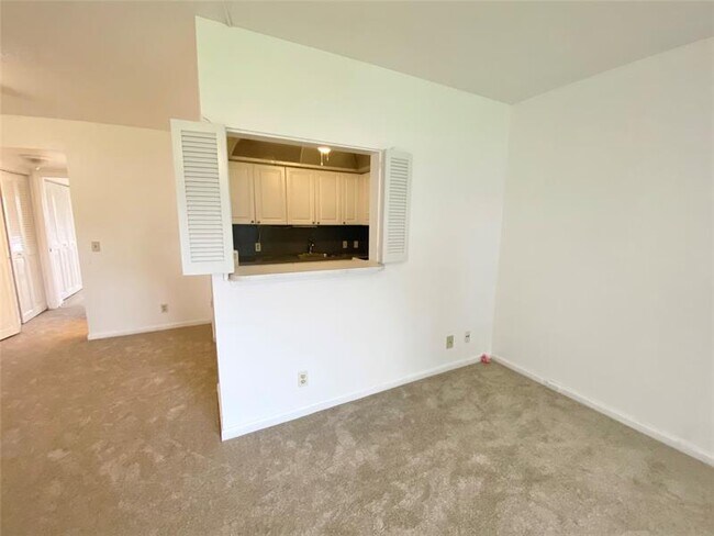 Building Photo - 149 Mansfield D