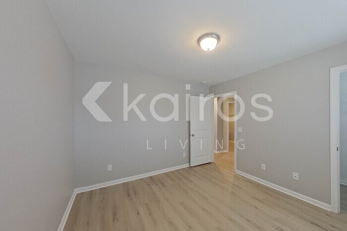 Building Photo - 105 Colonial Wy