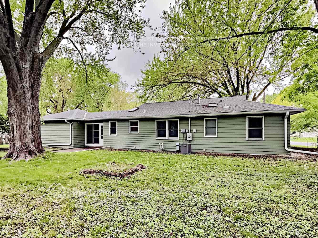 Building Photo - 2940 Orchard Ave N