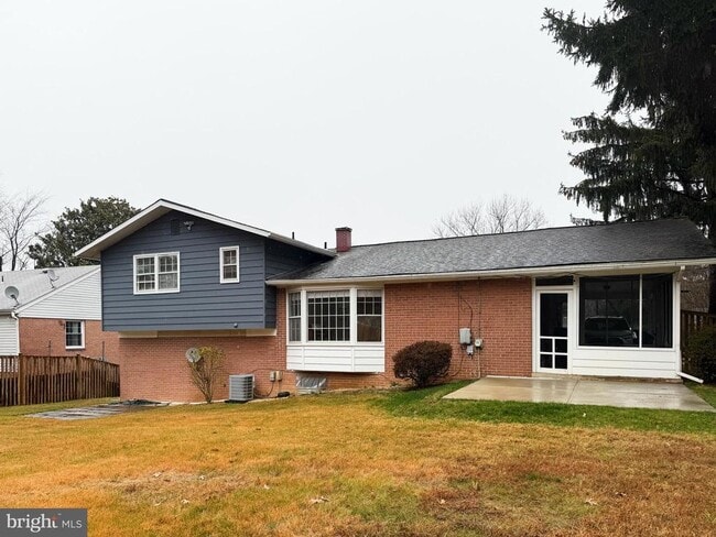 Building Photo - 12826 Camellia Dr