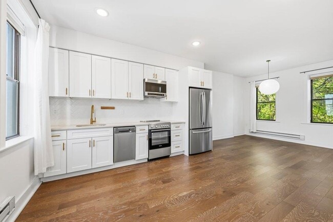 Building Photo - 366 2nd St