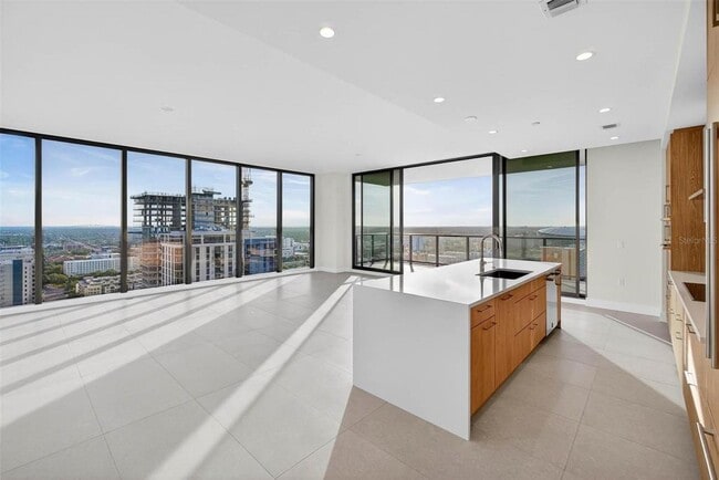 Building Photo - 275 1st Ave S