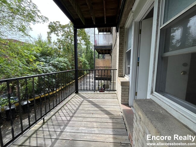 Building Photo - 1626 Commonwealth Ave