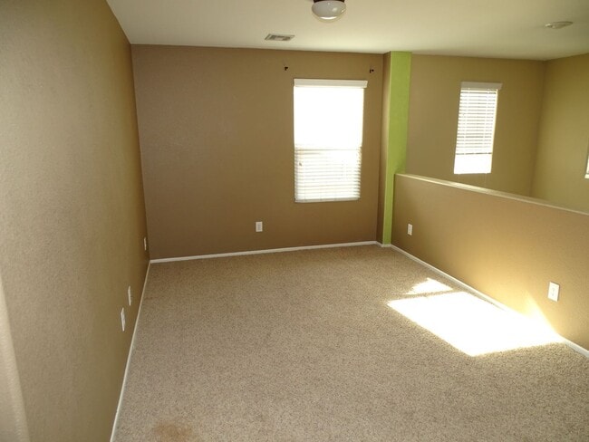 Building Photo - Mountains Edge 3 Bedroom and Loft Home