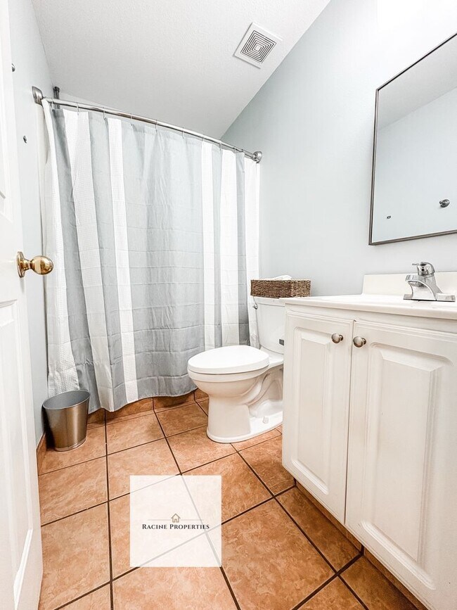 Building Photo - Charming Home in the Heart of Greenville