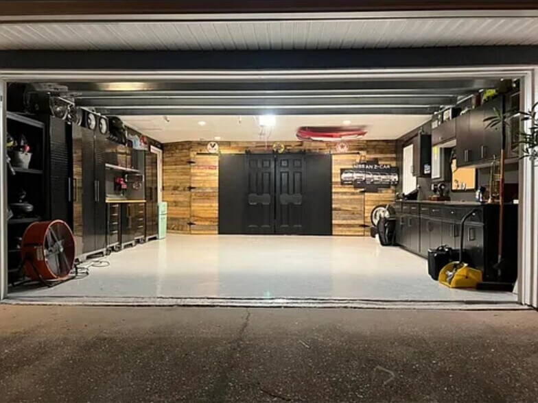 Building Photo - 3006 Cinnamon Blvd