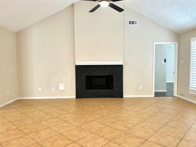 Building Photo - 519 Promenade Blvd