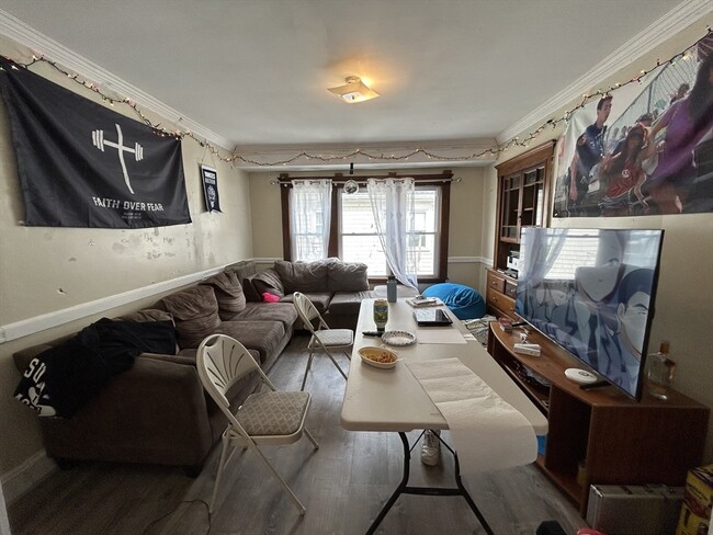Primary Photo - 9 Radnor Rd