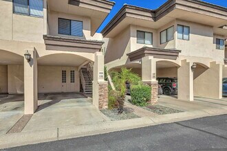 Building Photo - Camelback Corridor Condo now available!