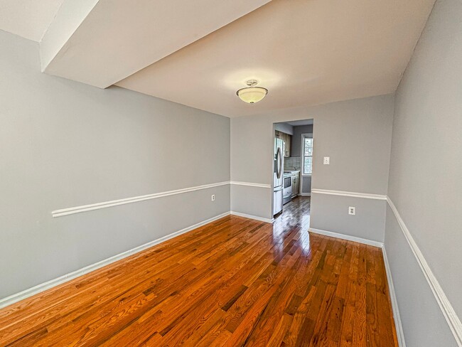 Building Photo - Updated 3 Bed 3.5 Bath Townhome with Deck ...