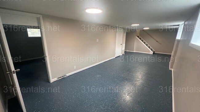 Building Photo - $1195 - 3 bed 1 bath with basement - Single Family Home located in the Southwest neighborhood