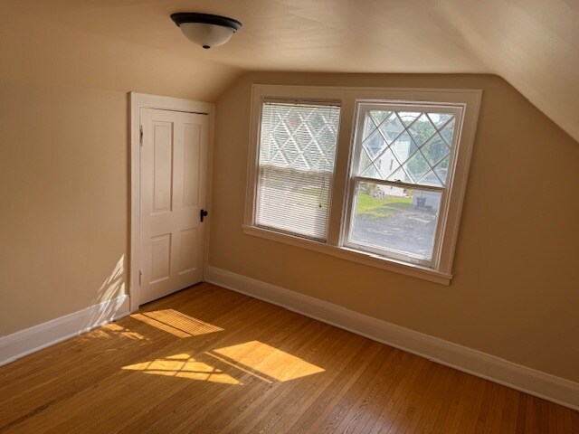 Building Photo - 115 Chicago Ave N