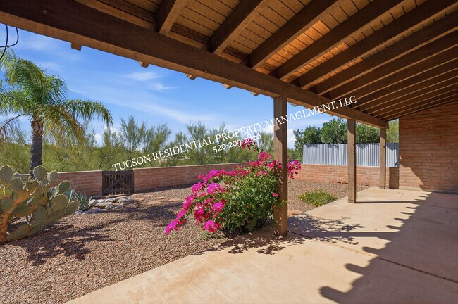 Building Photo - 5810 E Chiricahua Trail