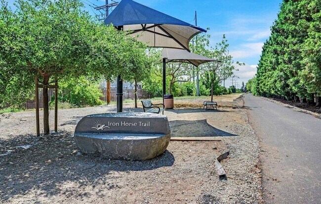 Building Photo - Stunning Ground-Floor 2 bd, 2 ba- Danville...