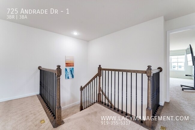 Building Photo - 725 Andrade Dr