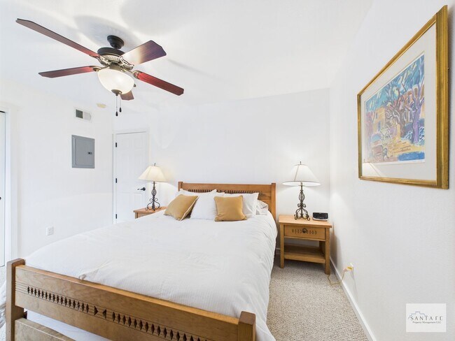 Building Photo - Fully Furnished Condo Available Now!