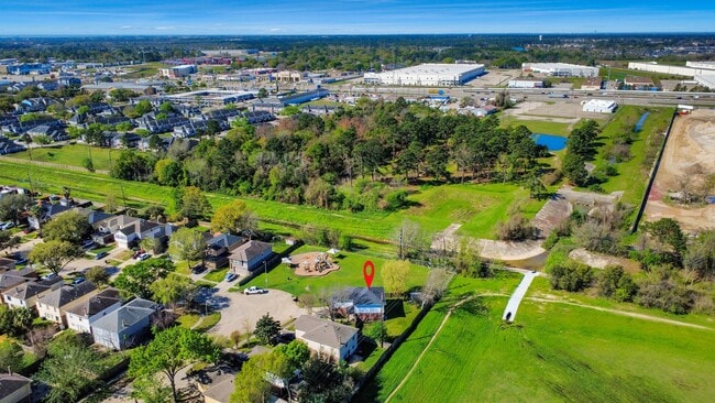 Building Photo - 403 Willow W Dr