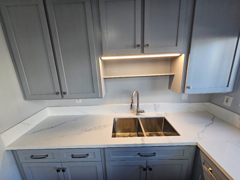 Building Photo - 1533 W 84th St