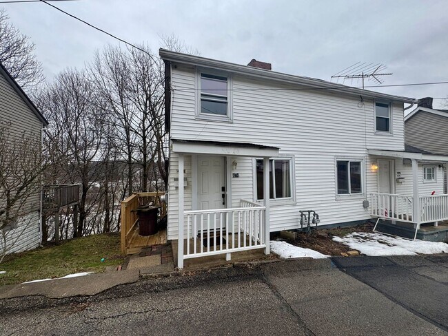 Building Photo - 470-474 Spang Avenue