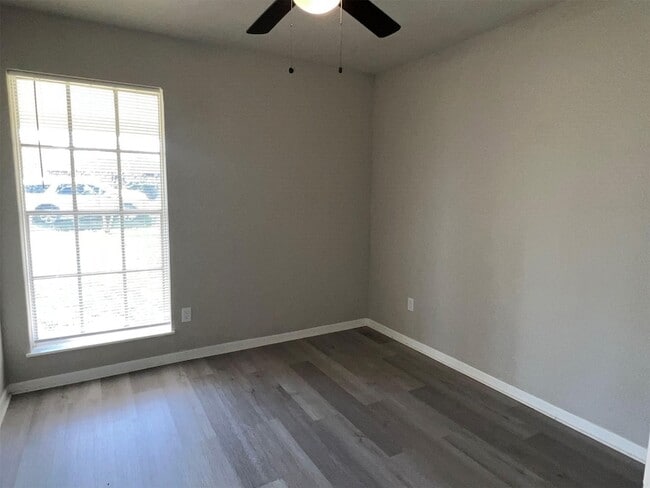 Building Photo - 224 Stuart St