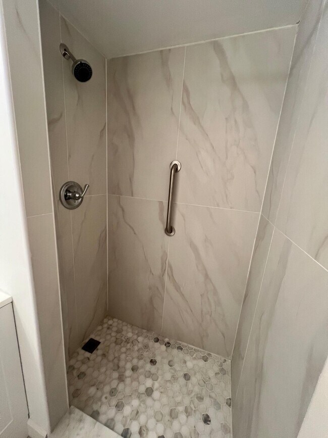 Building Photo - 3540 S Ocean Blvd