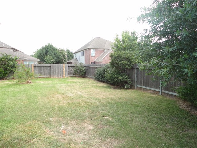 Building Photo - 2306 Hollyfield Ln