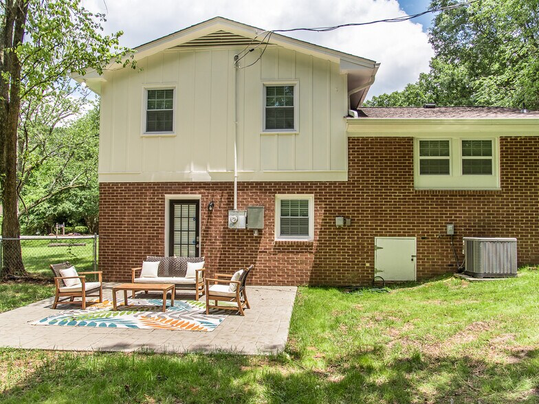 Building Photo - 3009 Omah St