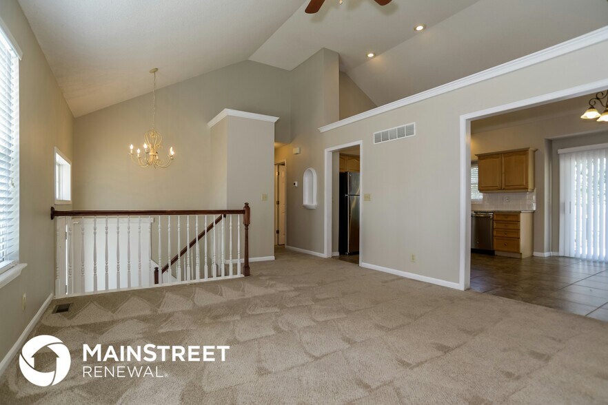 Building Photo - 8556 N Gower Ave