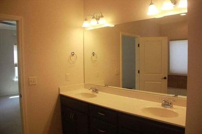 Building Photo - 2629 Sweet Bay Cir NW