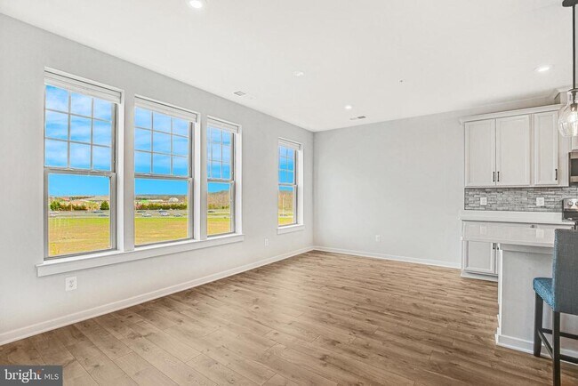 Building Photo - 222 Petite Sirah Terrace SE