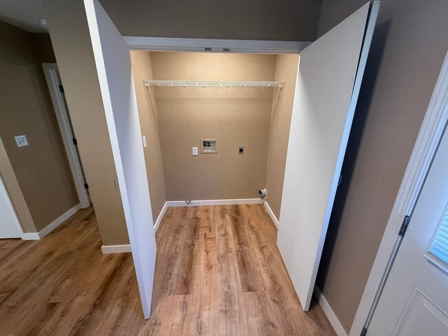 Building Photo - 1707 Hanover Blvd