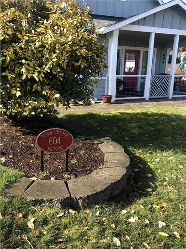 Building Photo - Location! Location! Your fully furnished Cairn Cottage is located in Coupeville! $200 MOVE IN CRE...