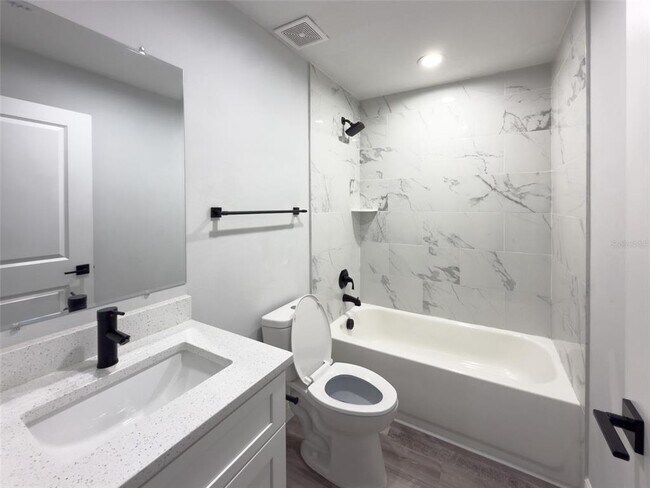 Building Photo - 4700 Sunbeam St