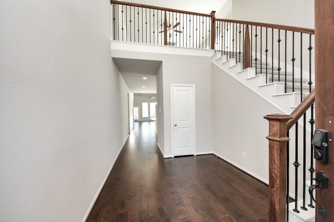 Building Photo - 1930 Waters Branch Dr