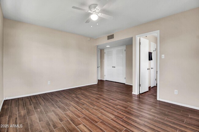 Building Photo - 4623 E Catalina Dr