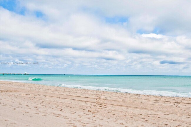 Building Photo - 4105 N Ocean Dr