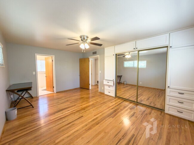 Building Photo - 1094 Manzanita Ave