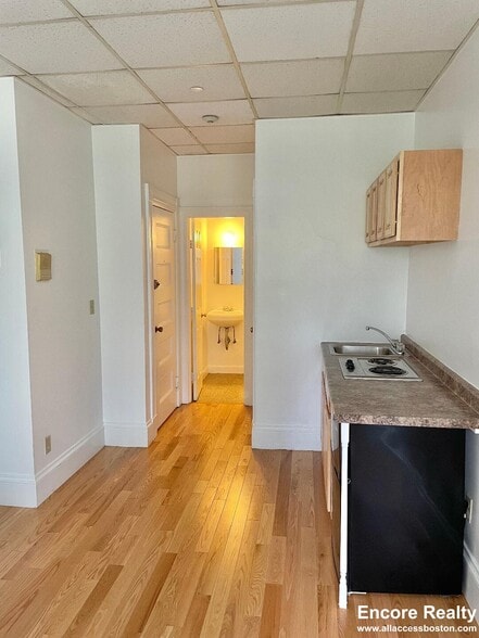 Building Photo - 854 Beacon St