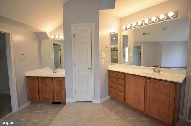 Building Photo - 120 Galyn Dr