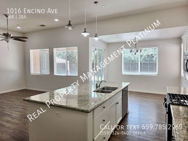 Building Photo - 1016 Encino Ave