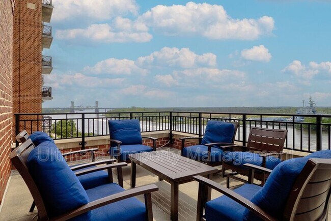 Building Photo - 14 Grace St
